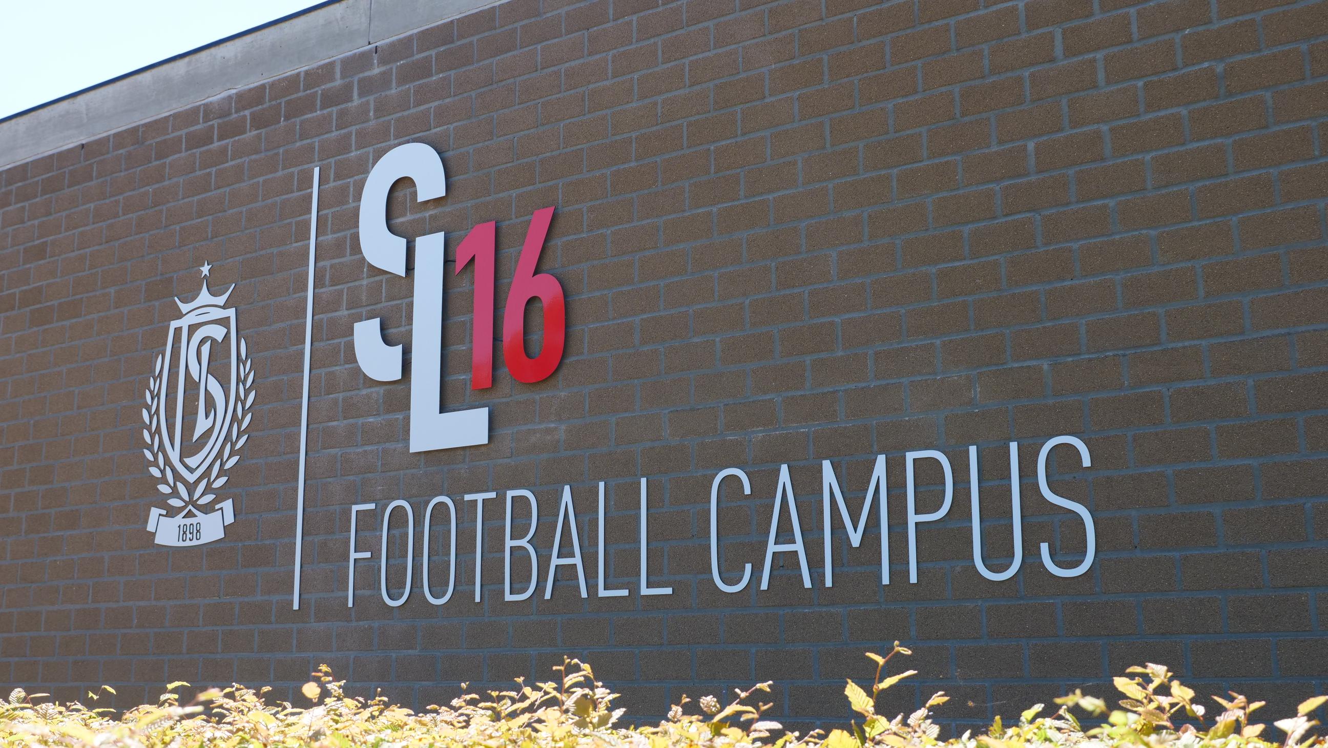 sl16_football_campus