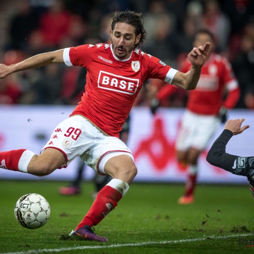 Een trofee voor Ishak BELFODIL